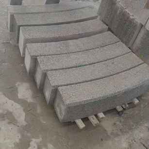 庆阳芝麻白弧形路牙石
