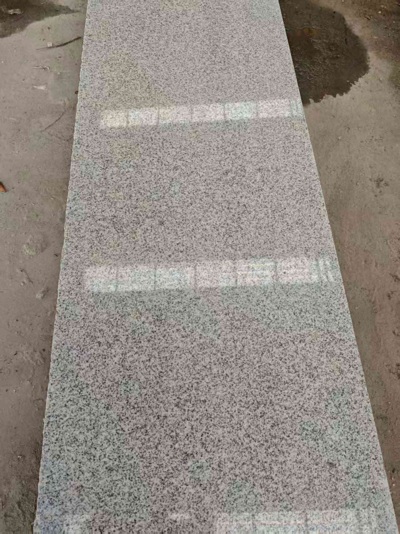 庆阳芝麻白光面毛板